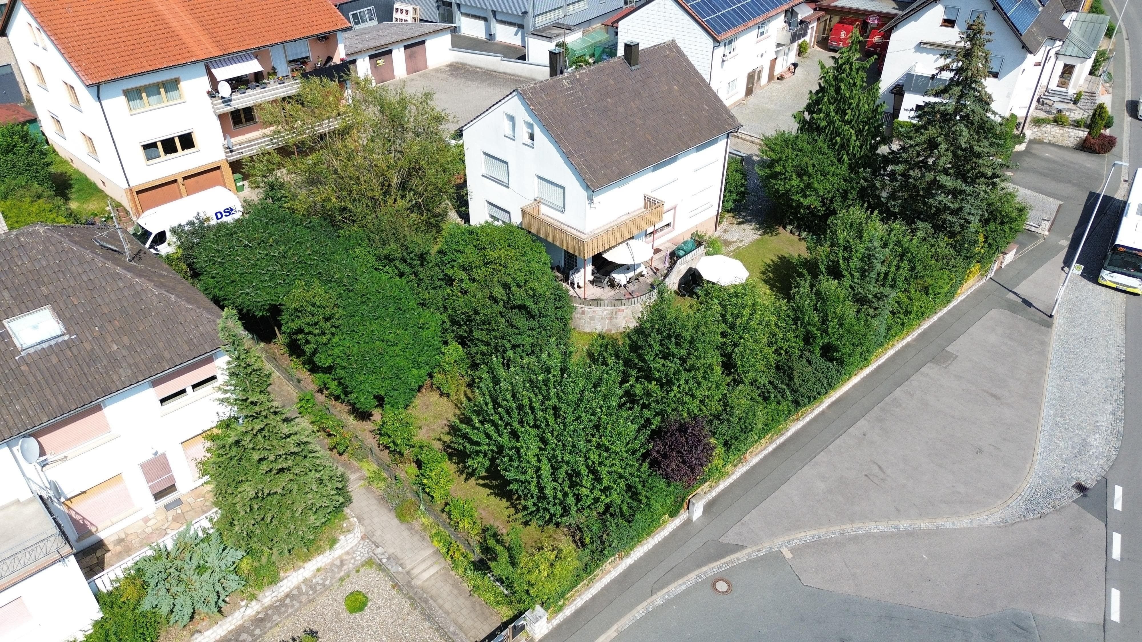 Mehrfamilienhaus zum Kauf 345.000 € 8 Zimmer 157,3 m²<br/>Wohnfläche 1.170 m²<br/>Grundstück Reumannswind Wachenroth 96193