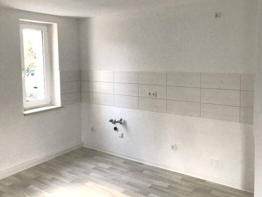 Wohnung zur Miete 170 € 1 Zimmer 28,8 m² EG Friedrich-Engels-Straße 37 Lauta 02991