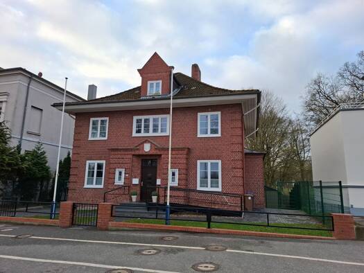 Wohnung zur Miete 1.250 € 3 Zimmer 90 m² 1. Geschoss frei ab sofort Hüxterdamm 18a Innenstadt Lübeck 23552