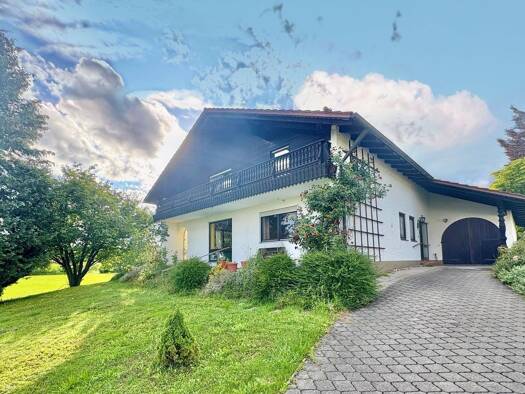 Einfamilienhaus zum Kauf 379.000 € 6 Zimmer 225 m² 1.717 m² Grundstück Gries Winzer 94577