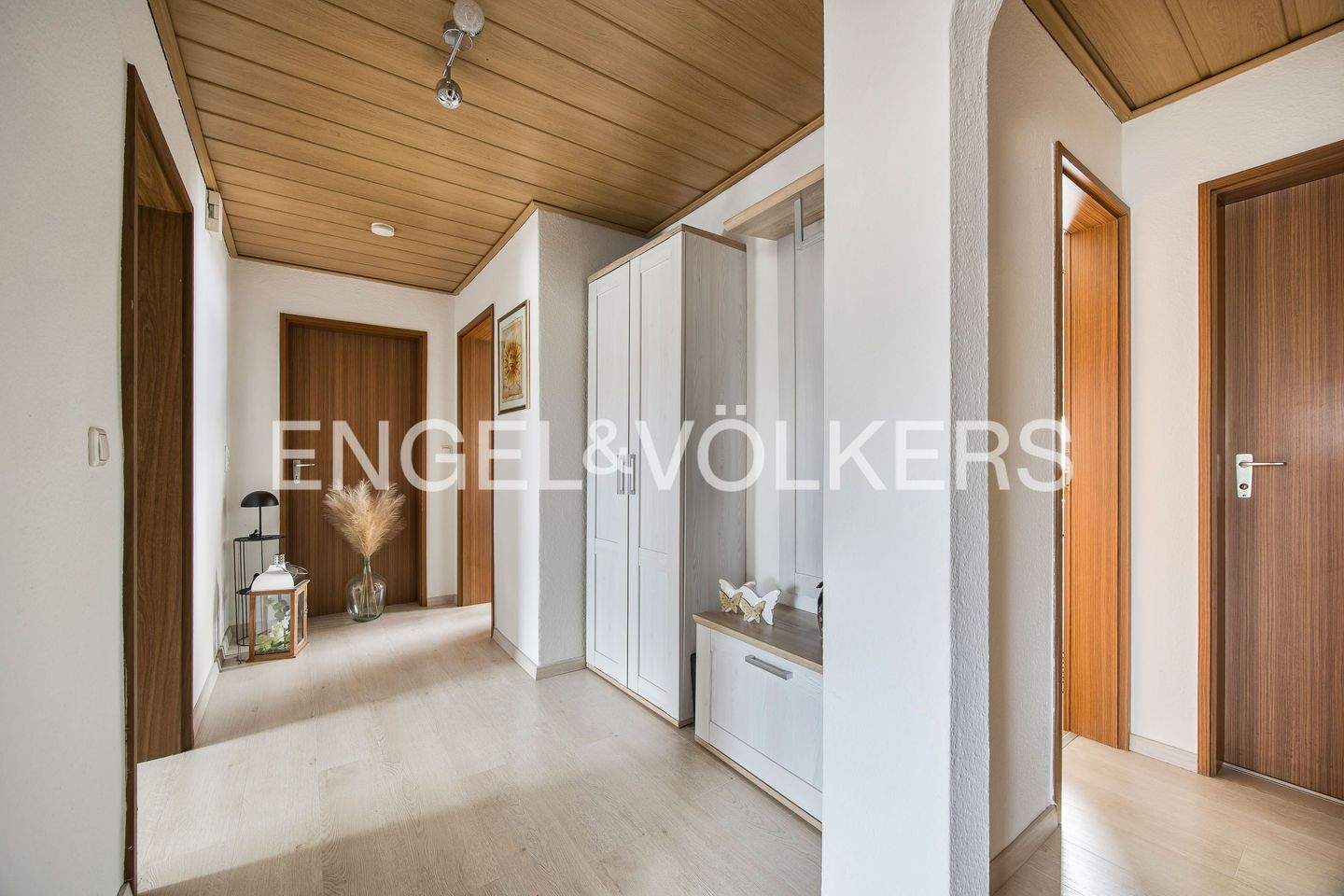 Immobilie in Heideck - Renoviertes Ein-Zweifamilienhaus mit Bauplatz - Bild 4