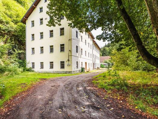 Mehrfamilienhaus zum Kauf 649.000 € 20 Zimmer 580 m² 9.593 m² Grundstück Fahnmühle Brennberg 93179