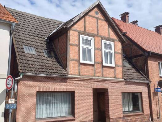 Einfamilienhaus zum Kauf provisionsfrei 77.000 € 5 Zimmer 180 m² 302 m² Grundstück frei ab sofort Dömitz Dömitz 19303