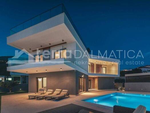 Einfamilienhaus zum Kauf 1.750.000 € 4 Zimmer 320 m² Split Podstrana 21000