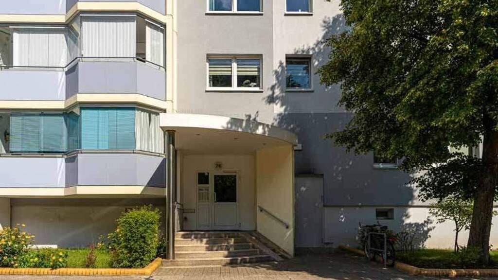 Studio zum Kauf 97.000 € 1 Zimmer 32,5 m² 4. Geschoss Ahrenshooper Str. 80 Neu-Hohenschönhausen Berlin 13051