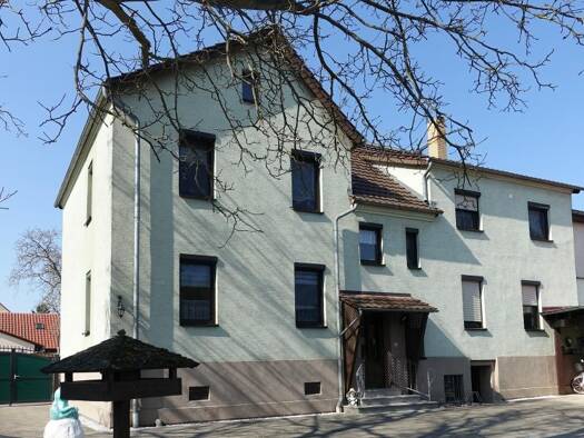 Mehrfamilienhaus zum Kauf als Kapitalanlage geeignet 330.000 € 8 Zimmer 205 m² 2.674 m² Grundstück Biehla Elsterwerda 04910