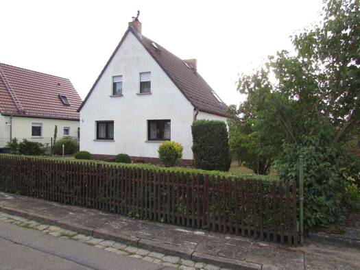 Einfamilienhaus zum Kauf 149.000 € 5 Zimmer 107 m² 892 m² Grundstück frei ab sofort Schwarzheide 01987