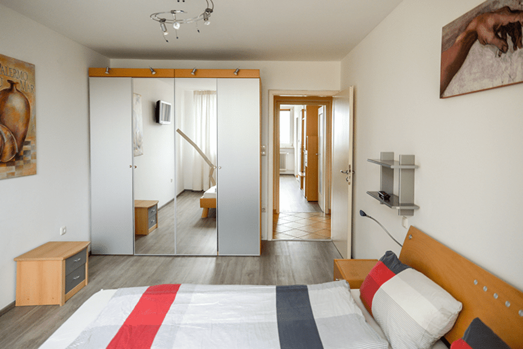 Wohnung zur Miete Wohnen auf Zeit 2.119 € 2 Zimmer 49 m²<br/>Wohnfläche 21.12.2024<br/>Verfügbarkeit Ridlerstraße Westend München 80339