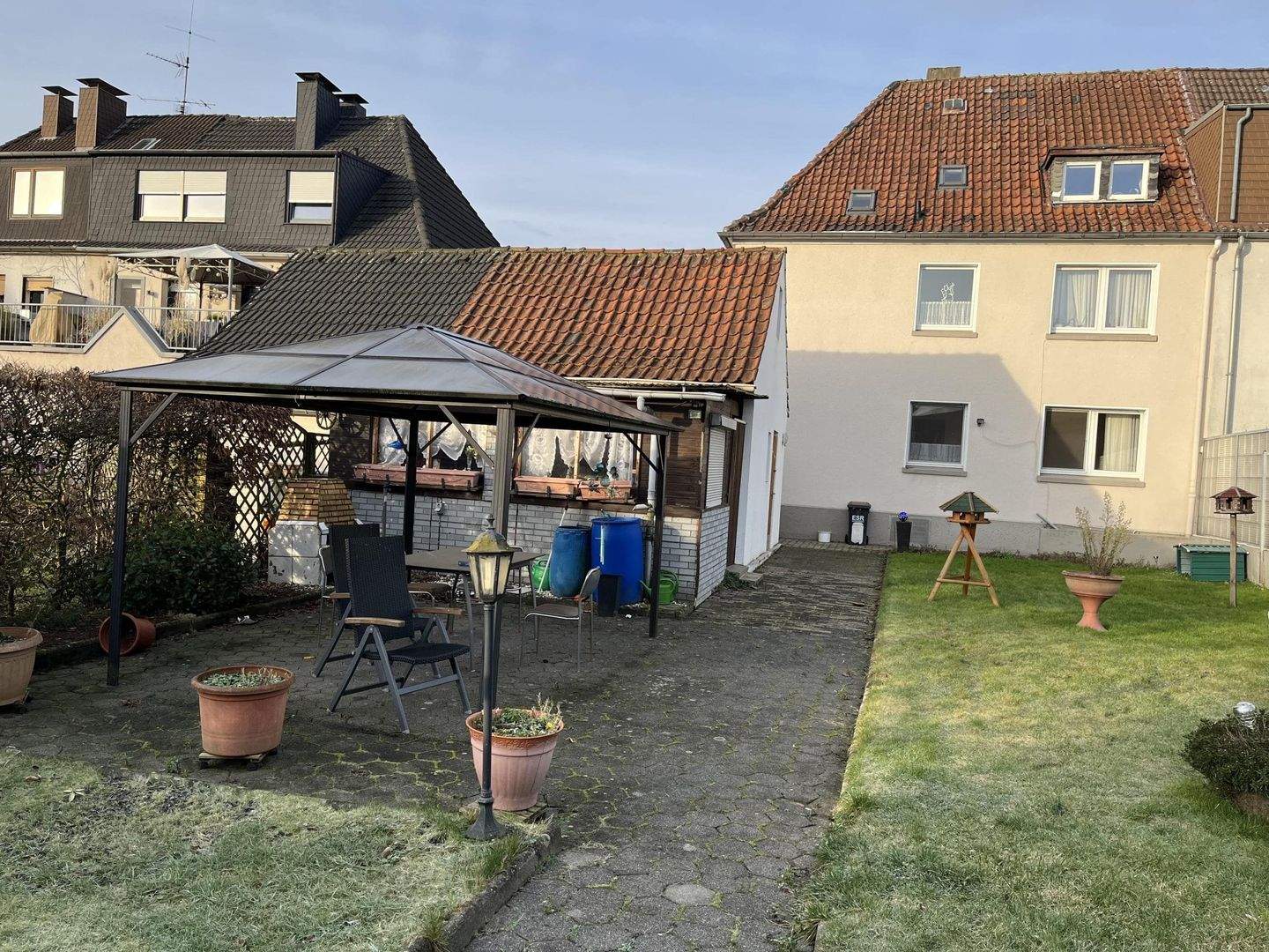 Immobilie in Recklinghausen - Legen Sie Ihr Geld in gute Wände!      3-Familienhaus mit Garage, Recklinghausen - Paulusviertel - Bild 1