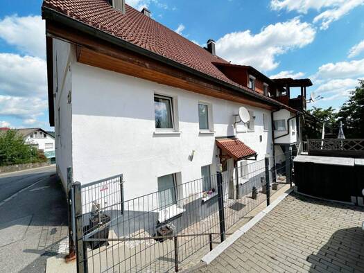 Mehrfamilienhaus zum Kauf 389.000 € 11 Zimmer 223,4 m² 400 m² Grundstück Stadtgebiet Sankt Georgen im Schwarzwald 78112