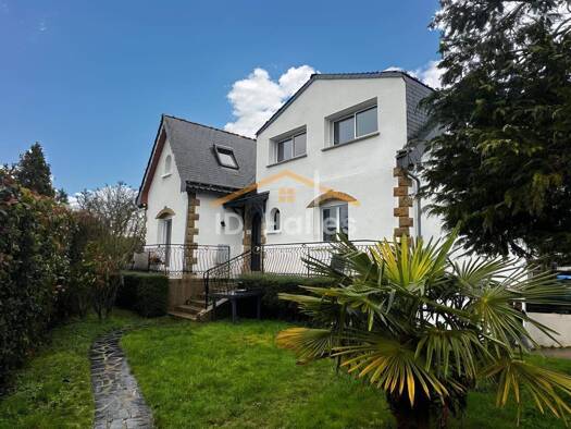 Haus zum Kauf 253.000 € 168 m² 742 m² Grundstück Renazé 53800