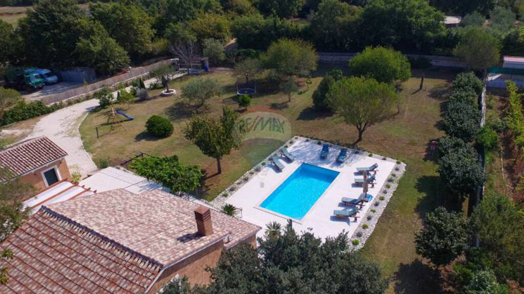 Villa zum Kauf 1.050.000 € 5 Zimmer 165 m² Rovinj 52210