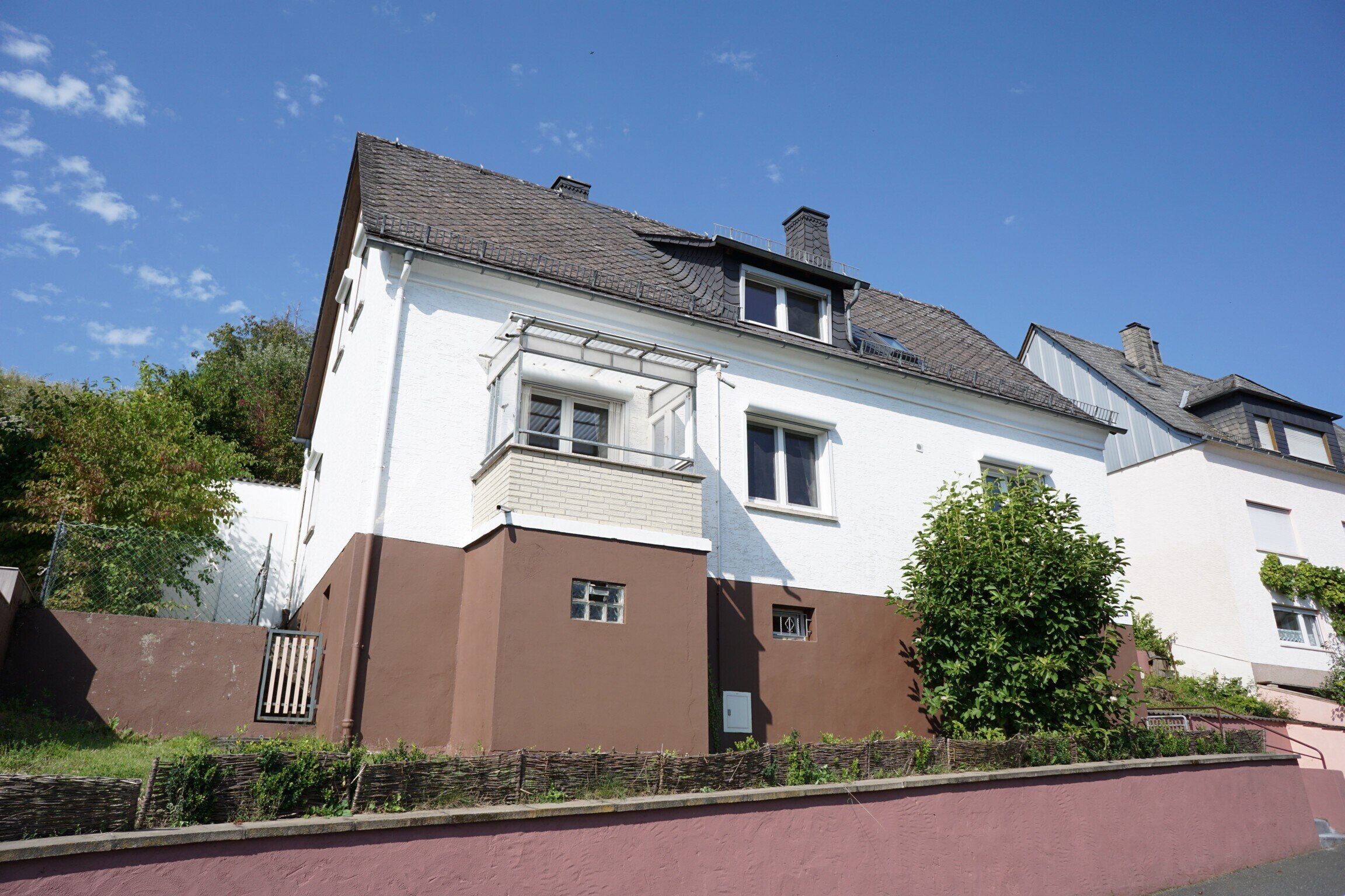 Einfamilienhaus zum Kauf 269.000 € 4,5 Zimmer 112,6 m²<br/>Wohnfläche 1.201 m²<br/>Grundstück Blasbach Wetzlar 35585