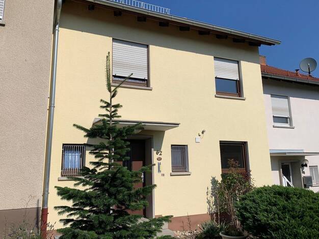 Reihenmittelhaus zum Kauf 305.000 € 6 Zimmer 101,6 m² 238 m² Grundstück frei ab sofort Gartenstadt Schweinfurt 97424