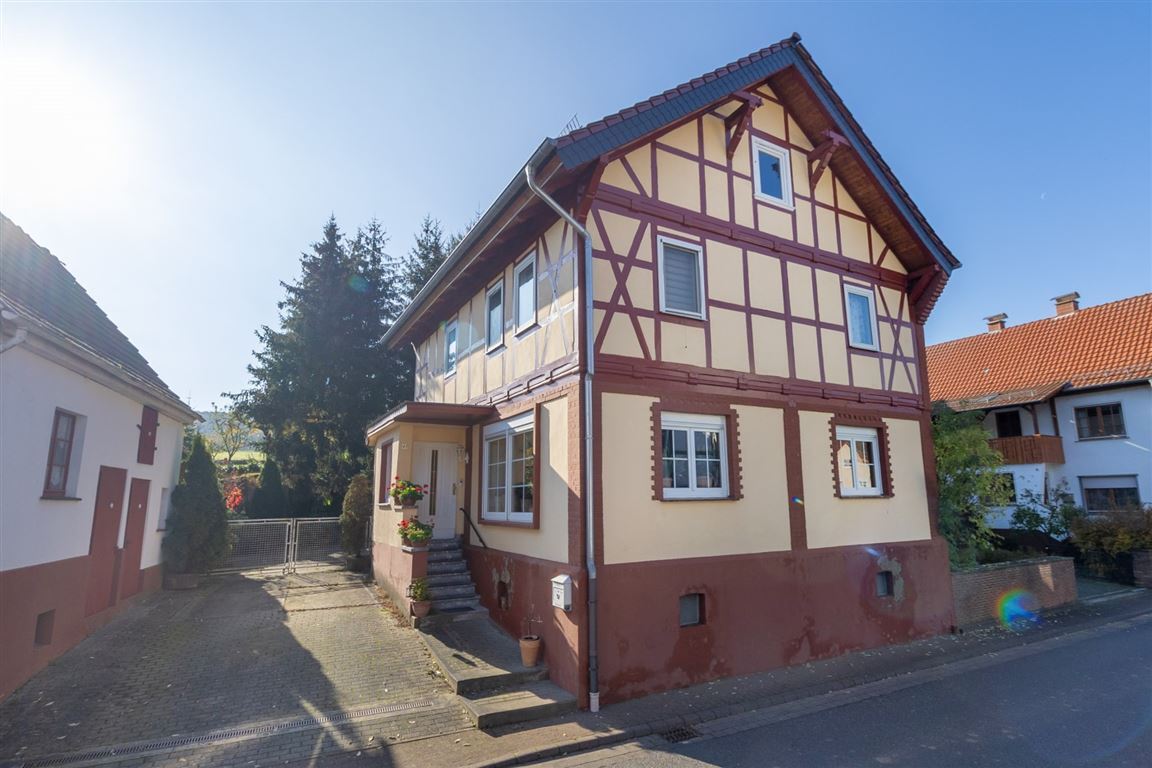 Einfamilienhaus zum Kauf 150.000 € 4 Zimmer 130 m²<br/>Wohnfläche 760 m²<br/>Grundstück ab sofort<br/>Verfügbarkeit Vierbach Wehretal 37287