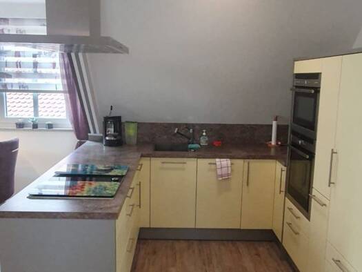 Wohnung zur Miete 930 € 2 Zimmer 77 m² Geschoss 2/3 frei ab 01.12.2025 Höchberg 97204