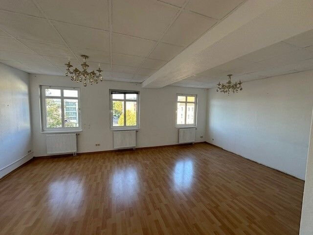 Wohnung zur Miete 840 € 4 Zimmer 120 m²<br/>Wohnfläche 3.<br/>Geschoss ab sofort<br/>Verfügbarkeit Leipziger Str. 26 Mitte - Nord 126 Zwickau 08056