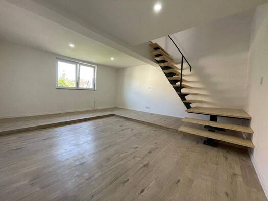 Einfamilienhaus zur Miete 2.000 € 5 Zimmer 170 m² 239 m² Grundstück frei ab sofort Marköbel Hammersbach 63546