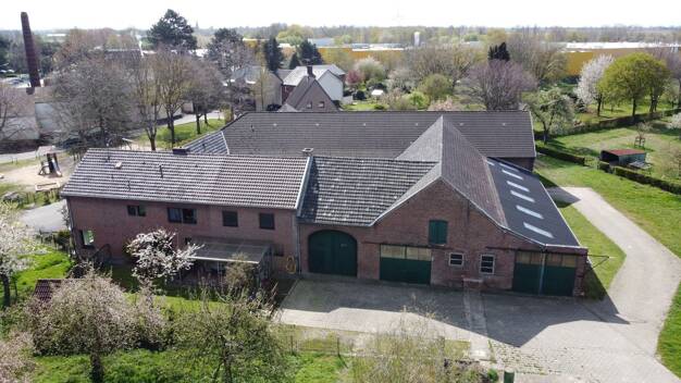 Haus zum Kauf 1.350.000 € 10 Zimmer 420 m² 9.000 m² Grundstück Wickrath - West Mönchengladbach 41189