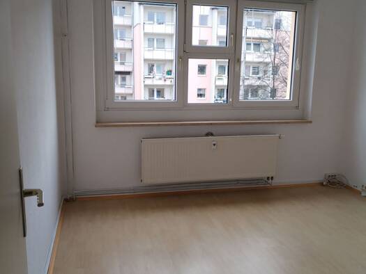 Wohnung zur Miete 320 € 3 Zimmer 58 m² Geschoss 4/5 frei ab 22.02.2026 Kurt-Schneider-Straße 22 Markersdorf Chemnitz 09122