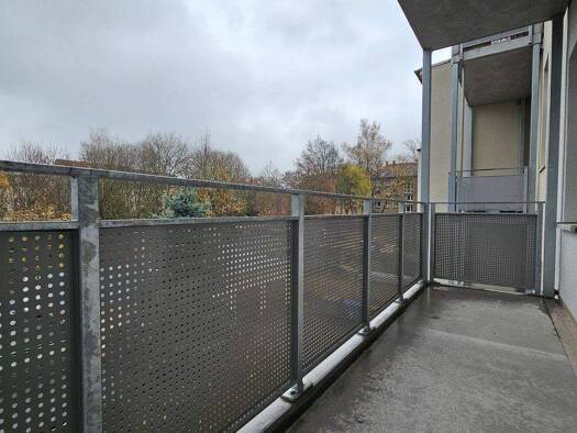 Wohnung zur Miete 395 € 2 Zimmer 61,1 m² 2. Geschoss frei ab sofort Jahnstraße 37 Lutherviertel Lutherviertel 09126