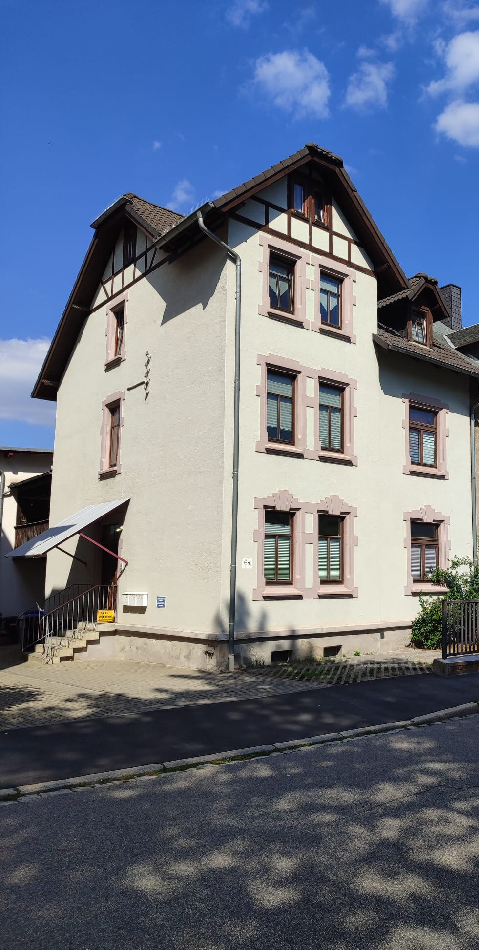 Mehrfamilienhaus zum Kauf 269.900 € 7 Zimmer 203 m²<br/>Wohnfläche 434 m²<br/>Grundstück Saalfeld Saalfeld/Saale 07318