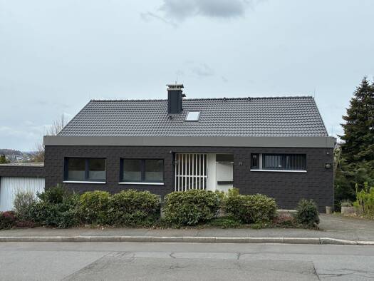 Einfamilienhaus zur Miete 1.900 € 8 Zimmer 220 m² frei ab 01.07.2026 Gummersbach 51643