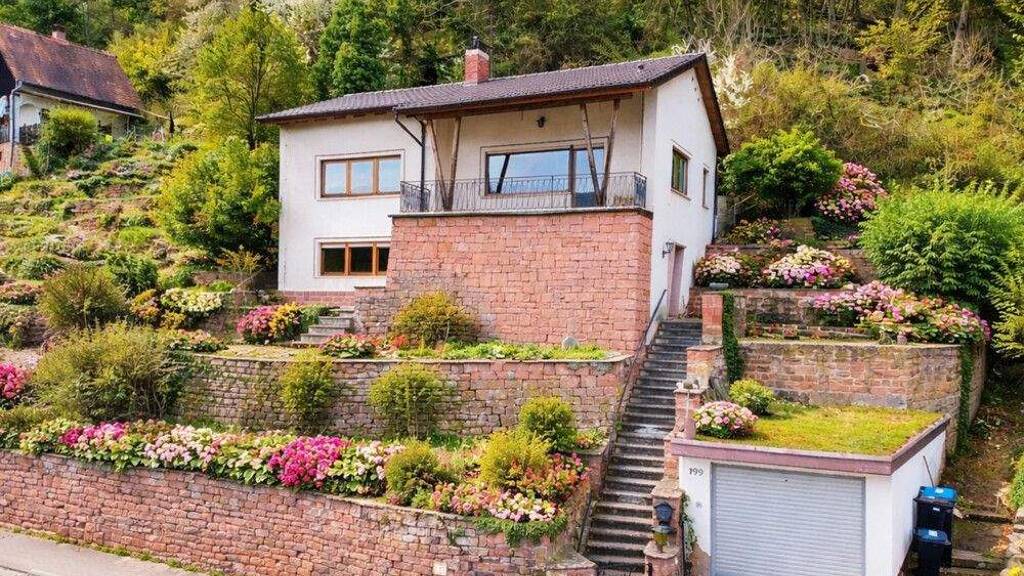 Einfamilienhaus zum Kauf 198.000 € 4 Zimmer 129,3 m² 990 m² Grundstück Stadtprozelten 97909