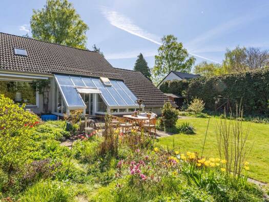 Doppelhaushälfte zum Kauf 769.500 € 4 Zimmer 132,9 m² 813 m² Grundstück frei ab sofort Volksdorf Wandsbek 22359