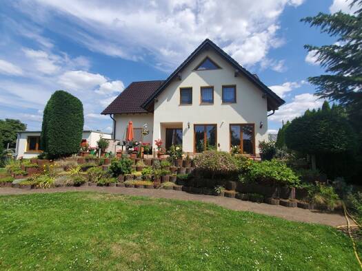 Mehrfamilienhaus zum Kauf provisionsfrei 890.000 € 12 Zimmer 361 m² 702 m² Grundstück Berliner Chaussee Magdeburg 39114