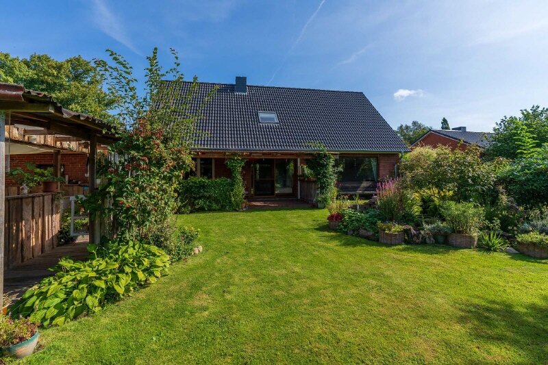 Einfamilienhaus zum Kauf 350.000 € 7 Zimmer 167 m²<br/>Wohnfläche 679 m²<br/>Grundstück Maasbüll 24975