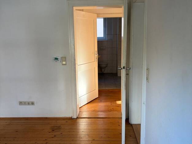 Wohnung zur Miete 675 € 2,5 Zimmer frei ab sofort Franz-Ludwig-Straße 25 Sanderau Würzburg 97070