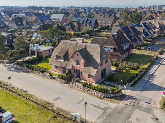 Haus zum Kauf - Erstbezug 3.195.000 € 5 Zimmer 167 m² 859 m² Grundstück frei ab sofort Normannenweg 10 a Wenningstedt Wenningstedt-Braderup (Sylt) 25996