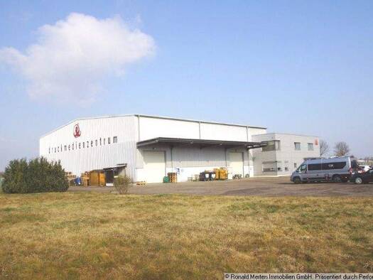 Produktionshalle zur Miete 3,90 € 855 m² Lagerfläche Cyrusstr. 18 Gotha 99867