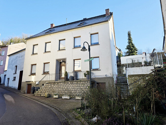 Einfamilienhaus zum Kauf 489.000 € 7 Zimmer 215 m²<br/>Wohnfläche 584 m²<br/>Grundstück Rehlingen Nittel 54453