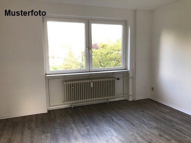 Wohnung zur Miete 465 € 2 Zimmer 72,3 m²<br/>Wohnfläche 2.<br/>Geschoss 01.12.2024<br/>Verfügbarkeit Solterbeerenhof 6 Gallbergschule Schleswig 24837