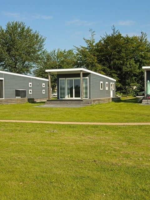 Einfamilienhaus zum Kauf 69.999 € 2 Zimmer 42 m²<br/>Wohnfläche 200 m²<br/>Grundstück Strandweg 1 Lauwersoog 9976 VS