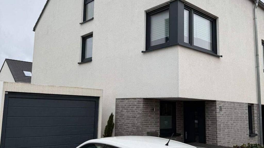 Haus zur Miete 1.974 € 4 Zimmer 122,9 m² frei ab 01.05.2026 Rotkehlchenweg 19 Monheim Monheim am Rhein 40789