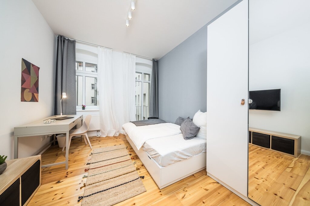 Wohnung zur Miete Wohnen auf Zeit 2.290 € 2 Zimmer 60 m²<br/>Wohnfläche 13.11.2024<br/>Verfügbarkeit Seumestraße Friedrichshain Berlin 10245