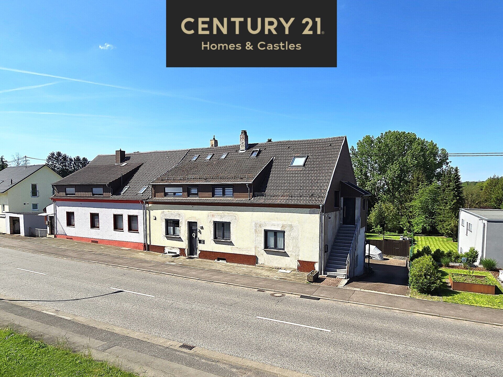 Mehrfamilienhaus zum Kauf 299.950 € 12 Zimmer 310 m²<br/>Wohnfläche 1.751 m²<br/>Grundstück ab sofort<br/>Verfügbarkeit Stennweiler Schiffweiler 66578