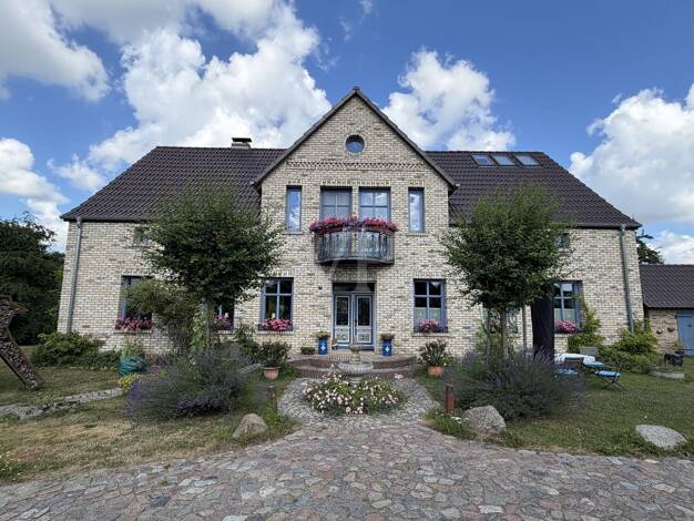 Haus zum Kauf 1.290.000 € 14 Zimmer 605 m² 8.000 m² Grundstück Karnin Usedom / Karnin 17406