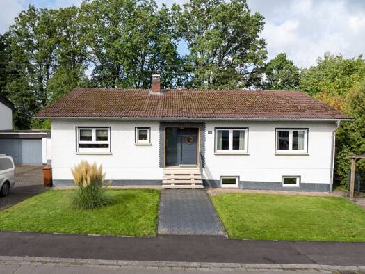 Bungalow zum Kauf 389.000 € 7 Zimmer 225 m² 988 m² Grundstück Marienhausen 56269