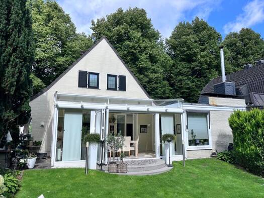 Haus zum Kauf 510.000 € 4 Zimmer 127 m² 699 m² Grundstück Bad Schwartau 23611