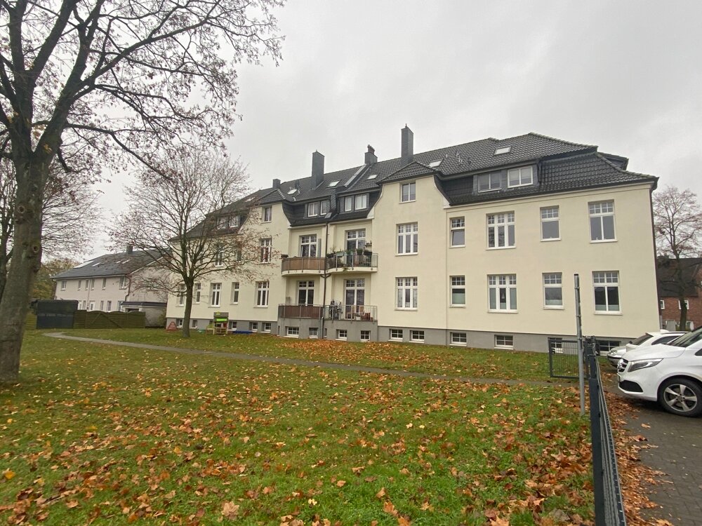 Wohnung zur Miete 800 € 2 Zimmer 85 m²<br/>Wohnfläche 01.02.2025<br/>Verfügbarkeit Herrenwyk Lübeck 23569