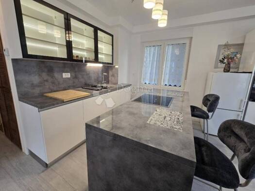 Wohnung zur Miete 850 € 3 Zimmer 52 m² 2. Geschoss Bulevard, Rijeka Rijeka