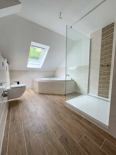 Wohnung zur Miete 800 € 4 Zimmer 94,2 m² Dachgeschoss Alberodaer Straße 16 Aue-Bad Schlema 08280