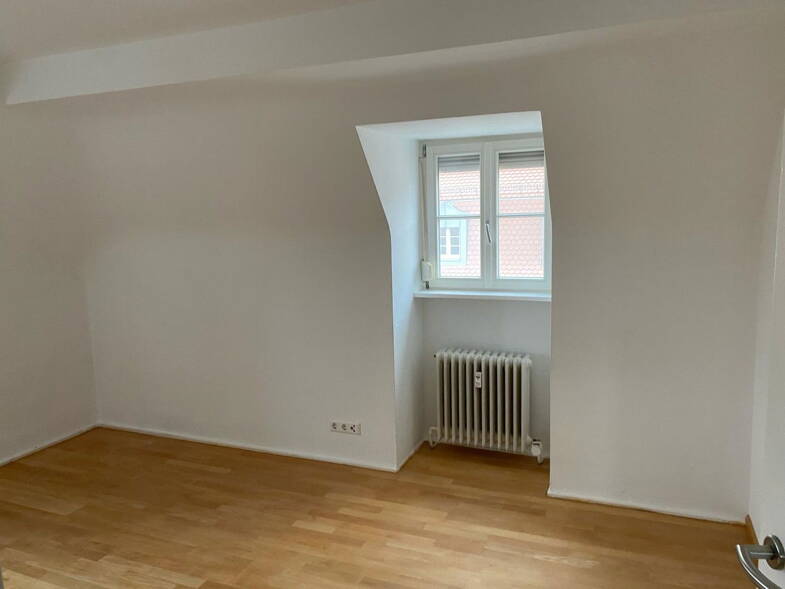 Wohnung zur Miete 500 € 3 Zimmer 15 m² Dachgeschoss, 3. Geschoss frei ab 01.06.2025 Saarlandstr. 3a Nordstadt Offenburg 77652