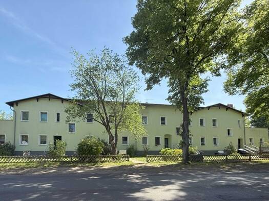 Wohnung zur Miete 385 € 2 Zimmer 55 m² frei ab sofort Lindenstraße 1 Groß Lindow 15295
