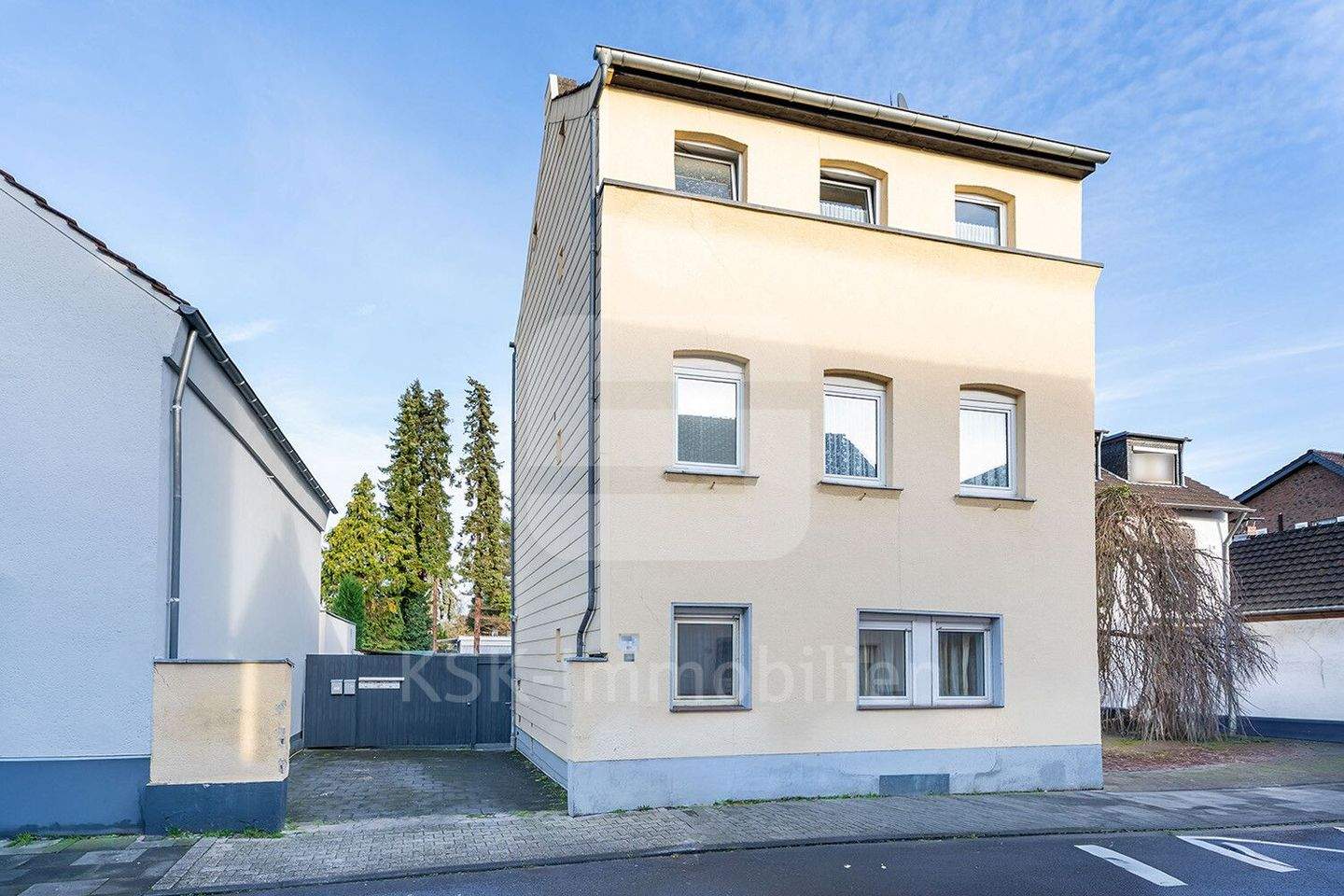 Mehrfamilienhaus zum Kauf, Köln / Ensen