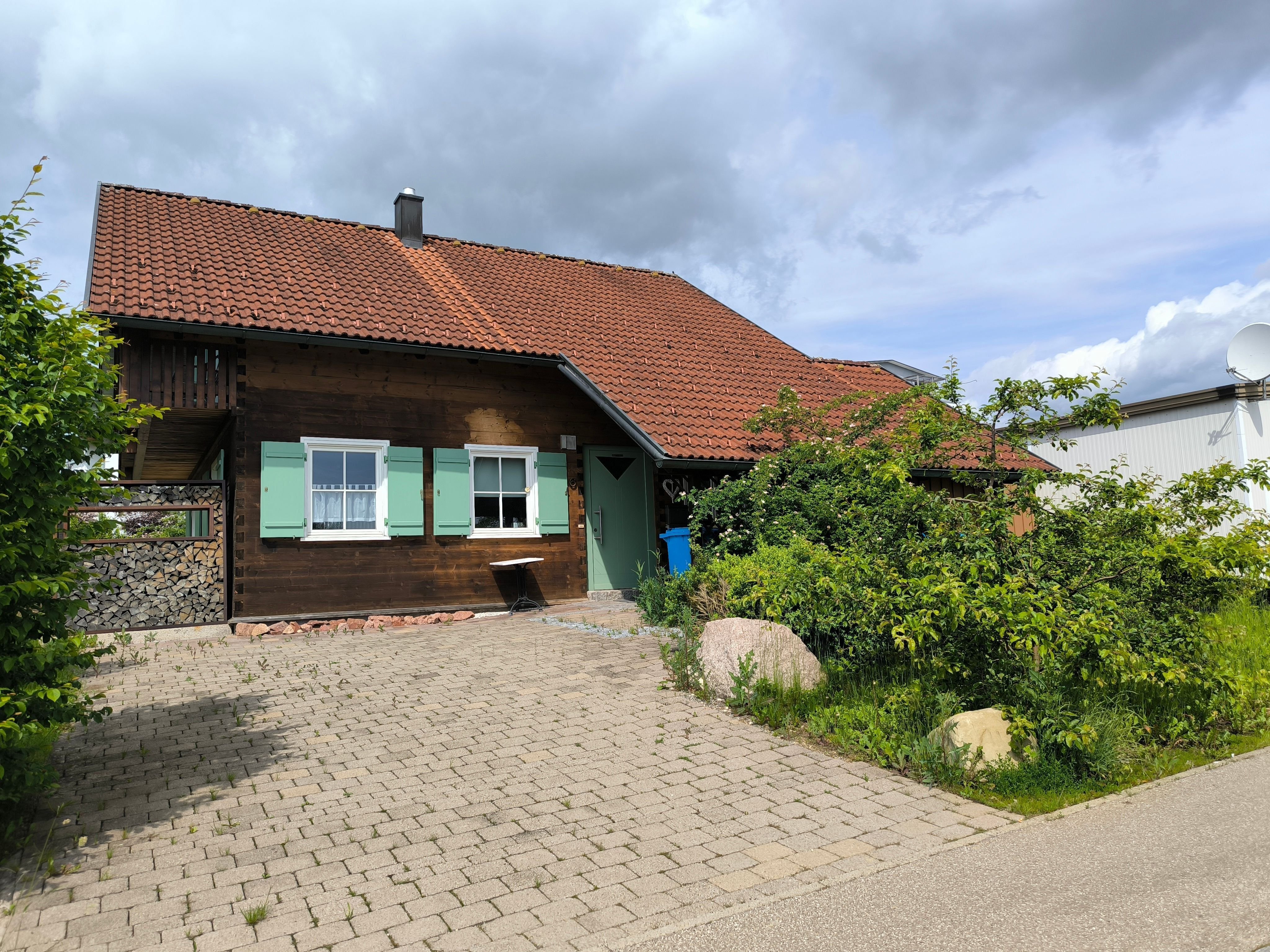 Einfamilienhaus zum Kauf 399.000 € 4,5 Zimmer 104 m²<br/>Wohnfläche 689,4 m²<br/>Grundstück Neuhausen Neuhausen ob Eck 78579